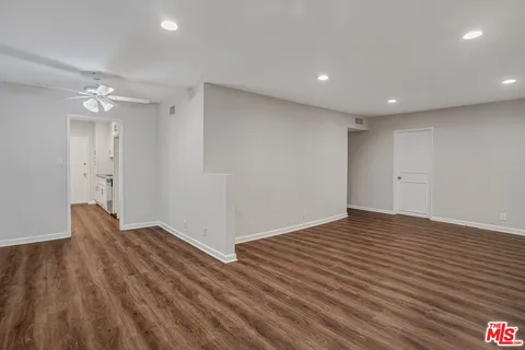 $3,800 | 1006 Havenhurst Drive, Unit 4, Los Angeles, CA 90046