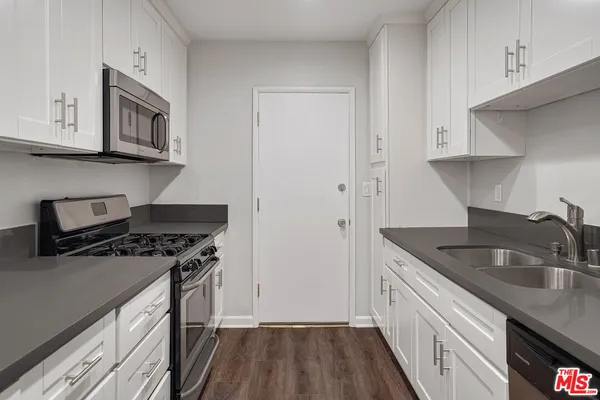 $3,800 | 1006 Havenhurst Drive, Unit 4, Los Angeles, CA 90046