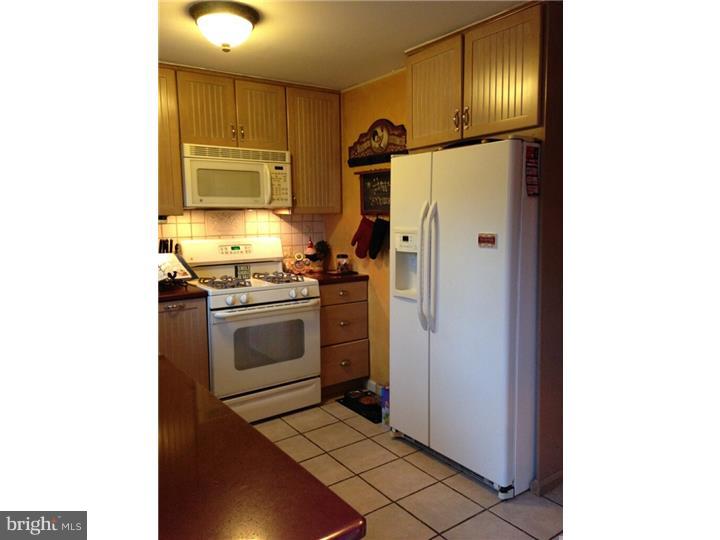 11742 Telfair Road Philadelphia, PA 19154 - Photo 11 of 24 Kitchen