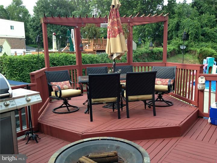 11742 Telfair Road Philadelphia, PA 19154 - Photo 13 of 24 Deck