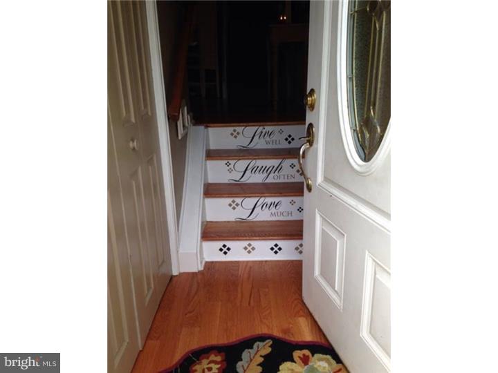 11742 Telfair Road Philadelphia, PA 19154 - Photo 3 of 24 Foyer
