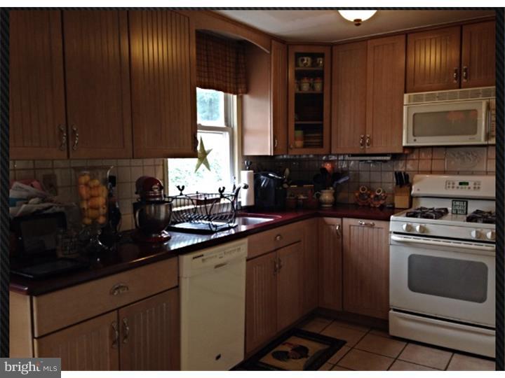 11742 Telfair Road Philadelphia, PA 19154 - Photo 10 of 24 Kitchen