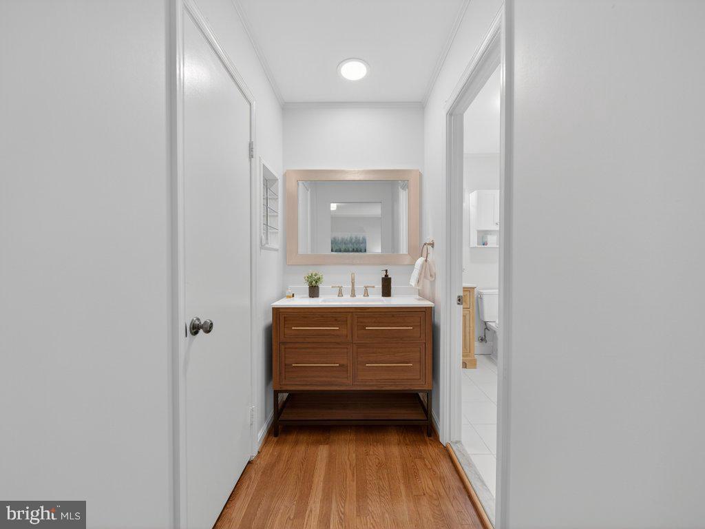 12628 St James Road Rockville, MD 20850 - Photo 28 of 64 Primary Bathroom