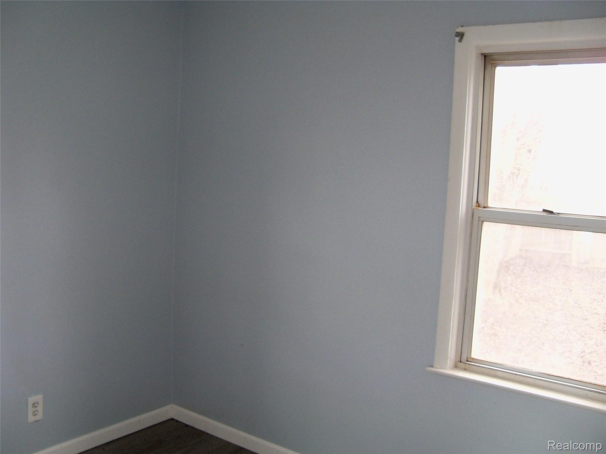 413 Hemphill Road Flint, MI 48507 - Photo 10 of 21 100_5460.JPG