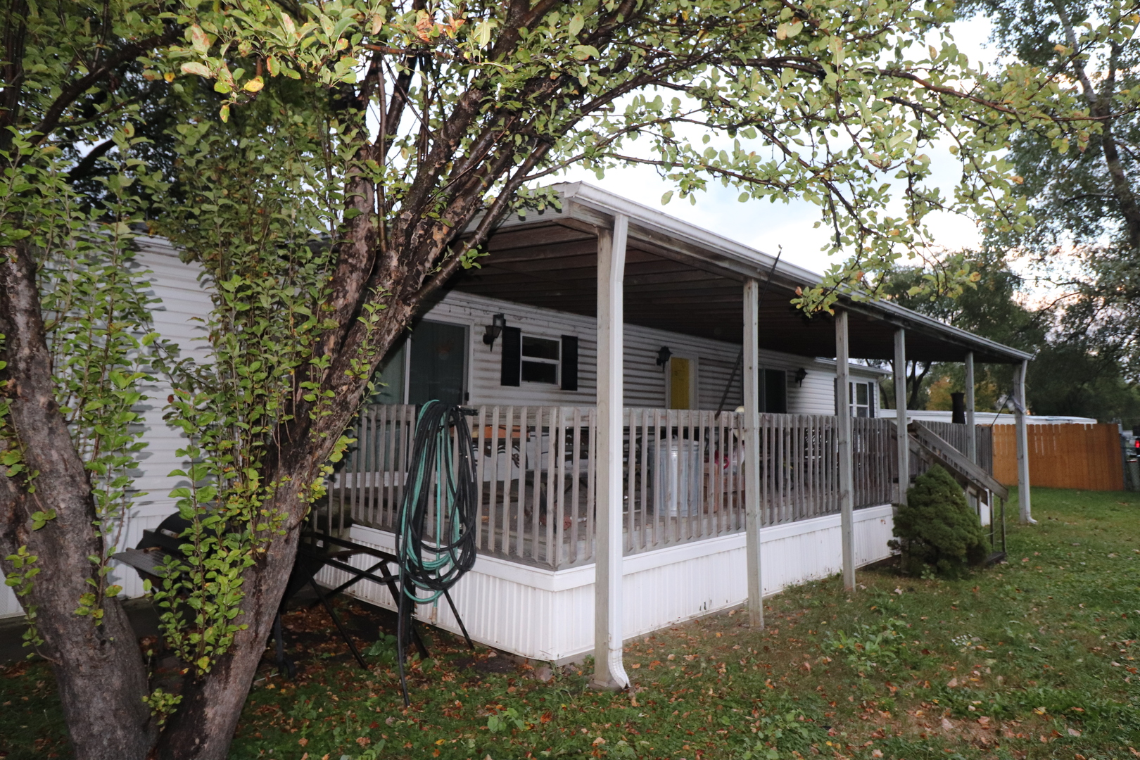 7500 Elmhurst Road Des Plaines, IL 60018 - Photo 4 of 14 a view of a house with a yard