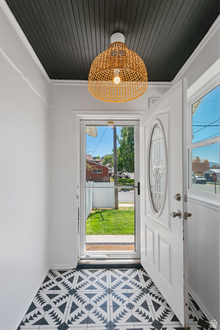 1214 North 300 West Mapleton, UT 84664 - Photo 4 of 33 Entryway with New Milgard Door and Storm Door