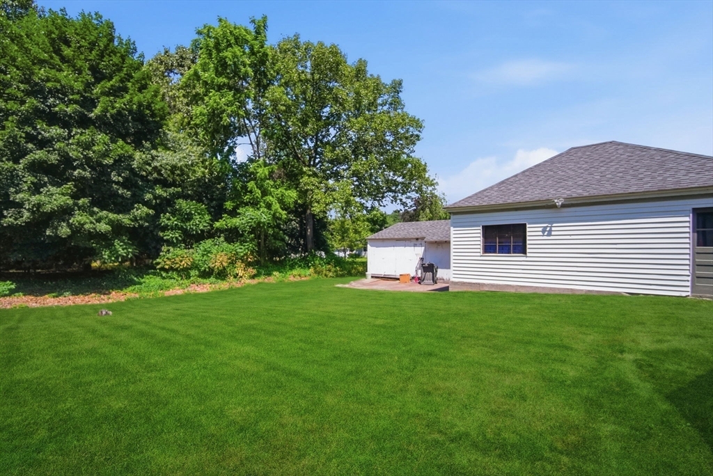 958 Parker Street Springfield, MA 01129 - Photo 27 of 34