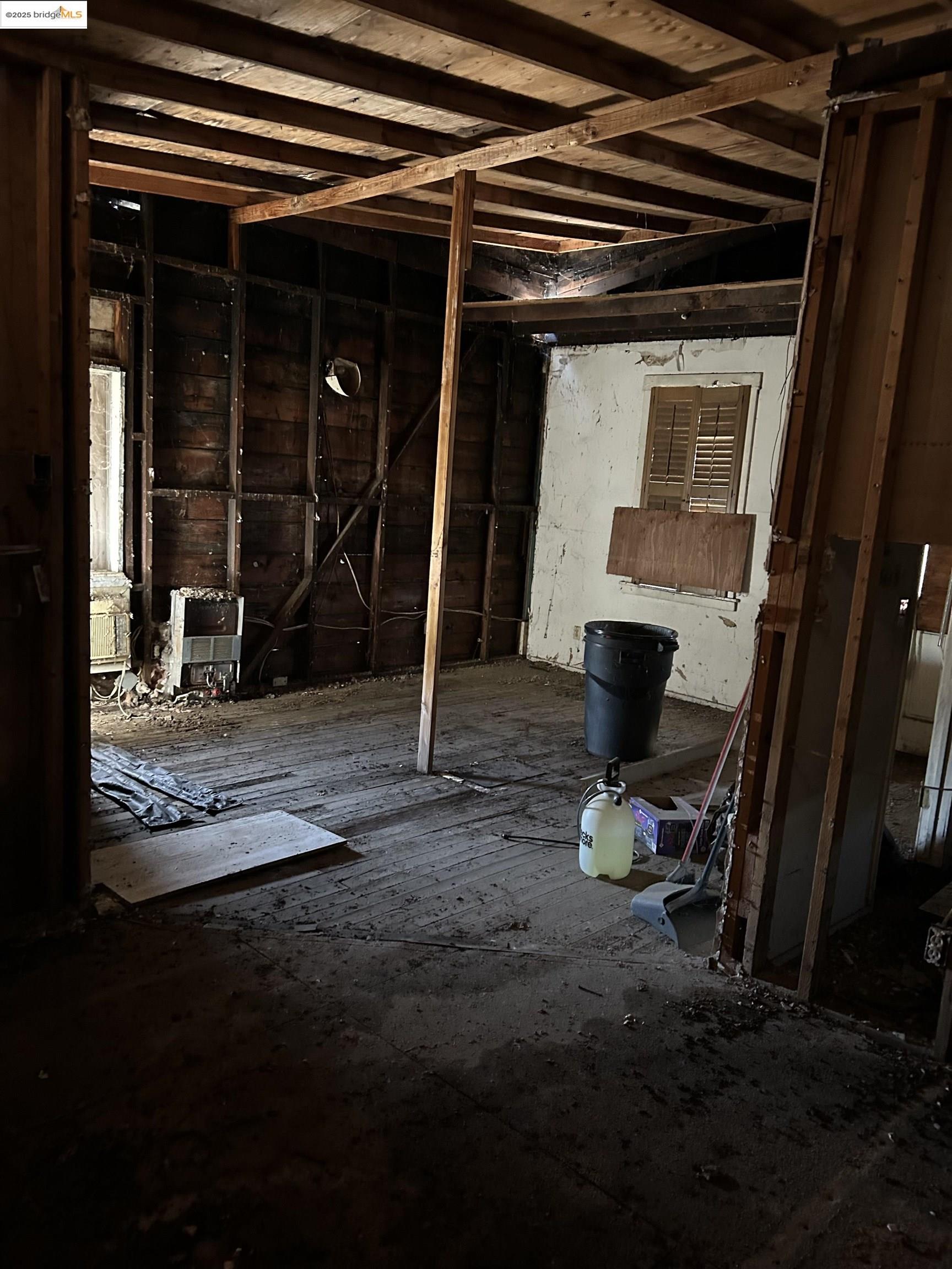 39 Main Street Isleton, CA 95641 - Photo 6 of 29 a view of a porch with a tv