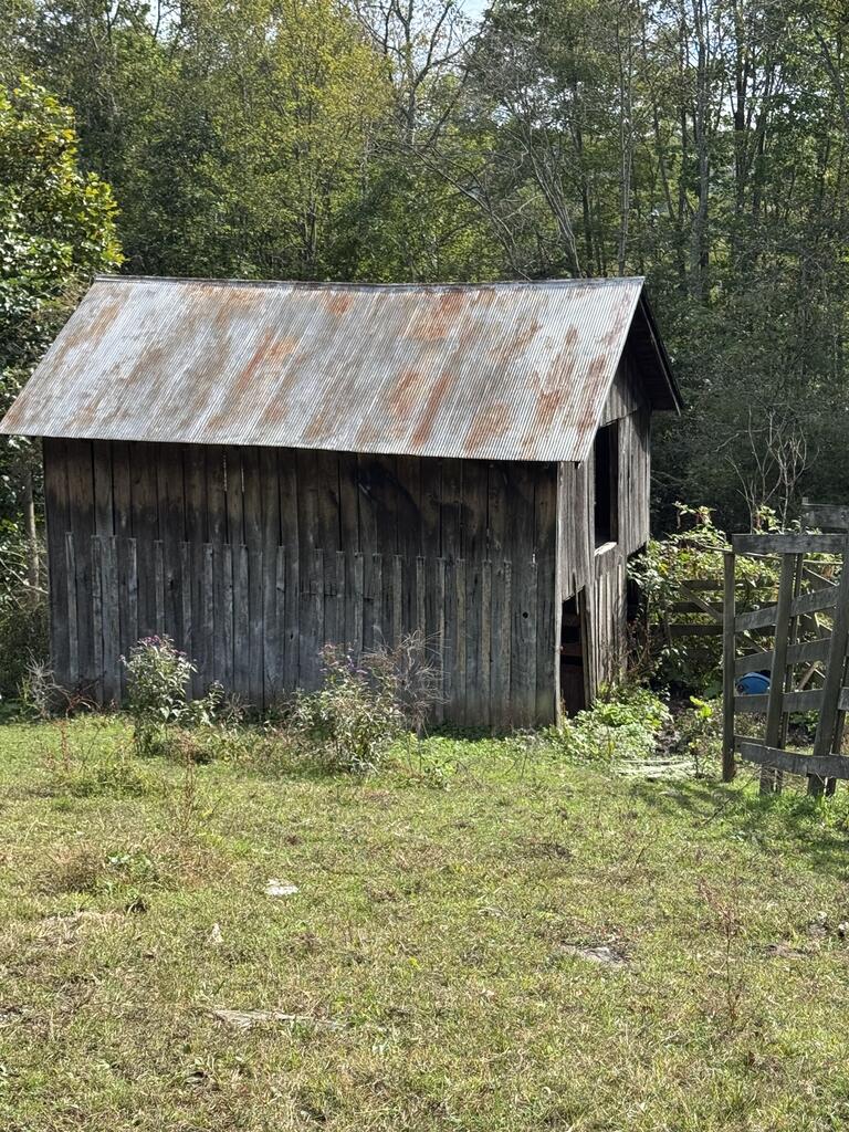 547 Smokey Br Road Danese, WV 25831 - Photo 11 of 31 Gallery Image 11