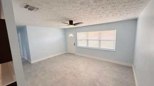 $2,000 | 928 Fra-Mar Place, Fort Pierce, FL 34982