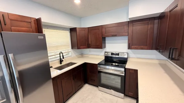 $2,000 | 928 Fra-Mar Place, Fort Pierce, FL 34982