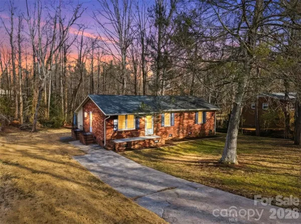 $229,000 | 1437 Oak Hill Drive, Morganton, NC 28655