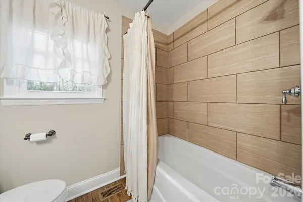 $229,000 | 1437 Oak Hill Drive, Morganton, NC 28655