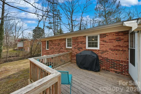$229,000 | 1437 Oak Hill Drive, Morganton, NC 28655
