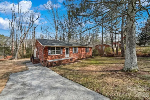 $229,000 | 1437 Oak Hill Drive, Morganton, NC 28655