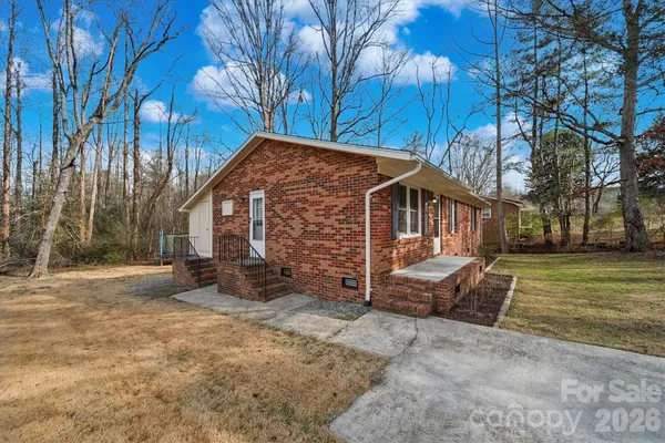 $229,000 | 1437 Oak Hill Drive, Morganton, NC 28655