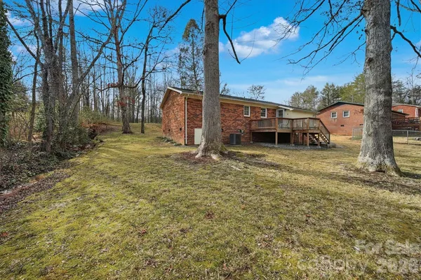 $229,000 | 1437 Oak Hill Drive, Morganton, NC 28655