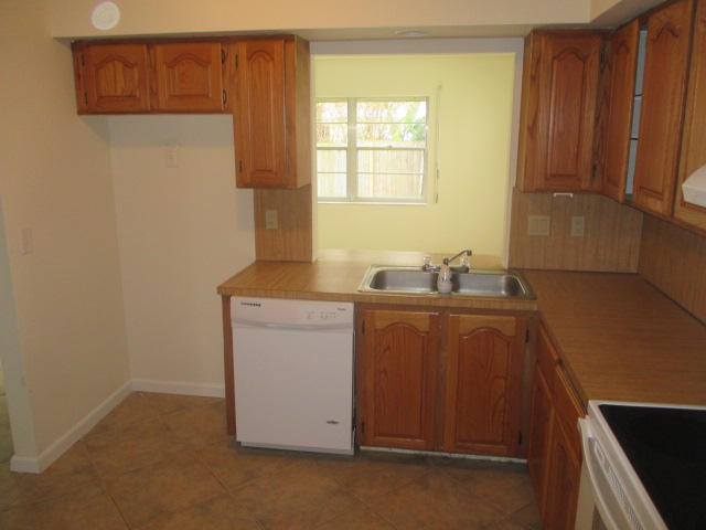 524 Northwest 55th Street Boca Raton, FL 33487 - Photo 5 of 18 IMG_0139