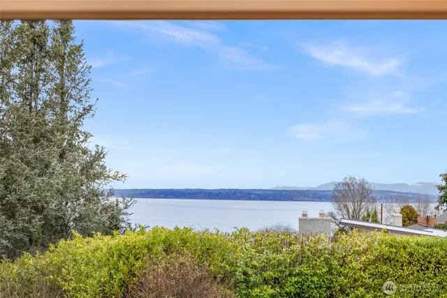 $1,100,000 | 2126 West Mukilteo Boulevard, Everett, WA 98203