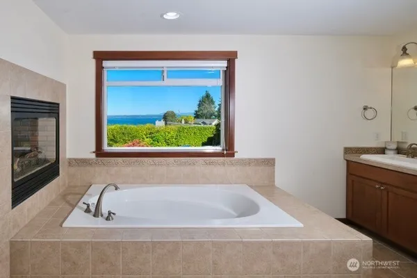 $1,100,000 | 2126 West Mukilteo Boulevard, Everett, WA 98203