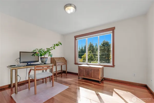 $1,100,000 | 2126 West Mukilteo Boulevard, Everett, WA 98203