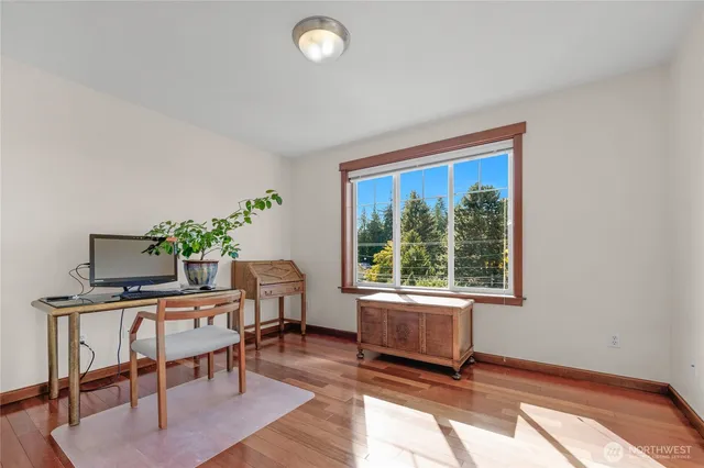 $1,100,000 | 2126 West Mukilteo Boulevard, Everett, WA 98203