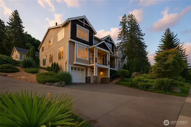 $1,149,000 | 2126 West Mukilteo Boulevard, Everett, WA 98203