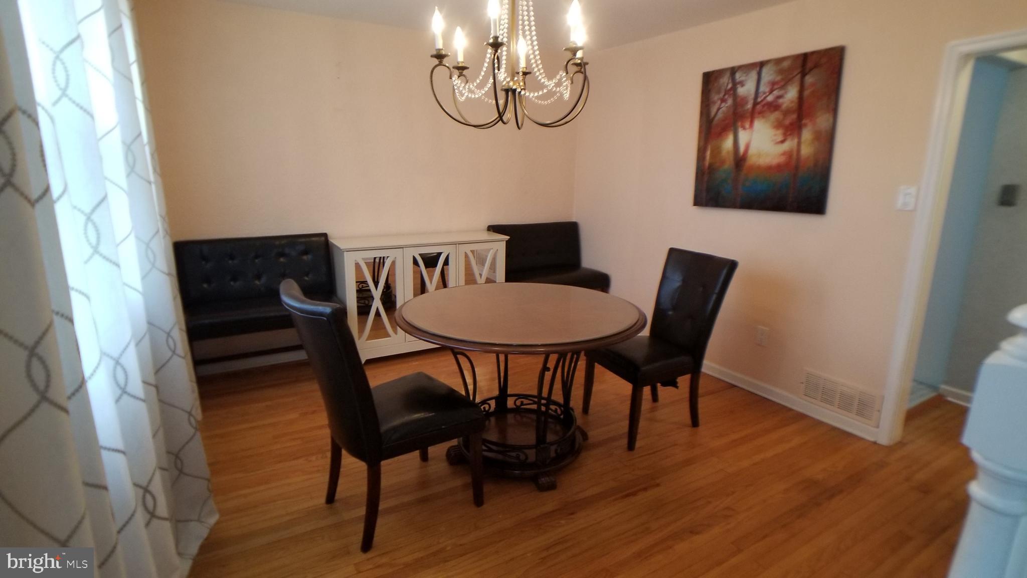 3189 Maple Road Huntingdon Valley, PA 19006 - Photo 11 of 19 Dinning room