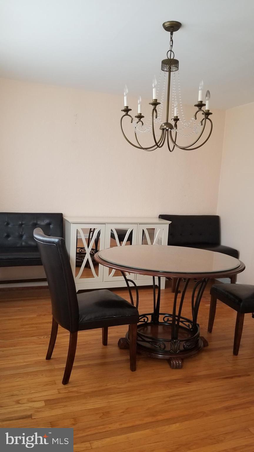 3189 Maple Road Huntingdon Valley, PA 19006 - Photo 3 of 19 Dinning room