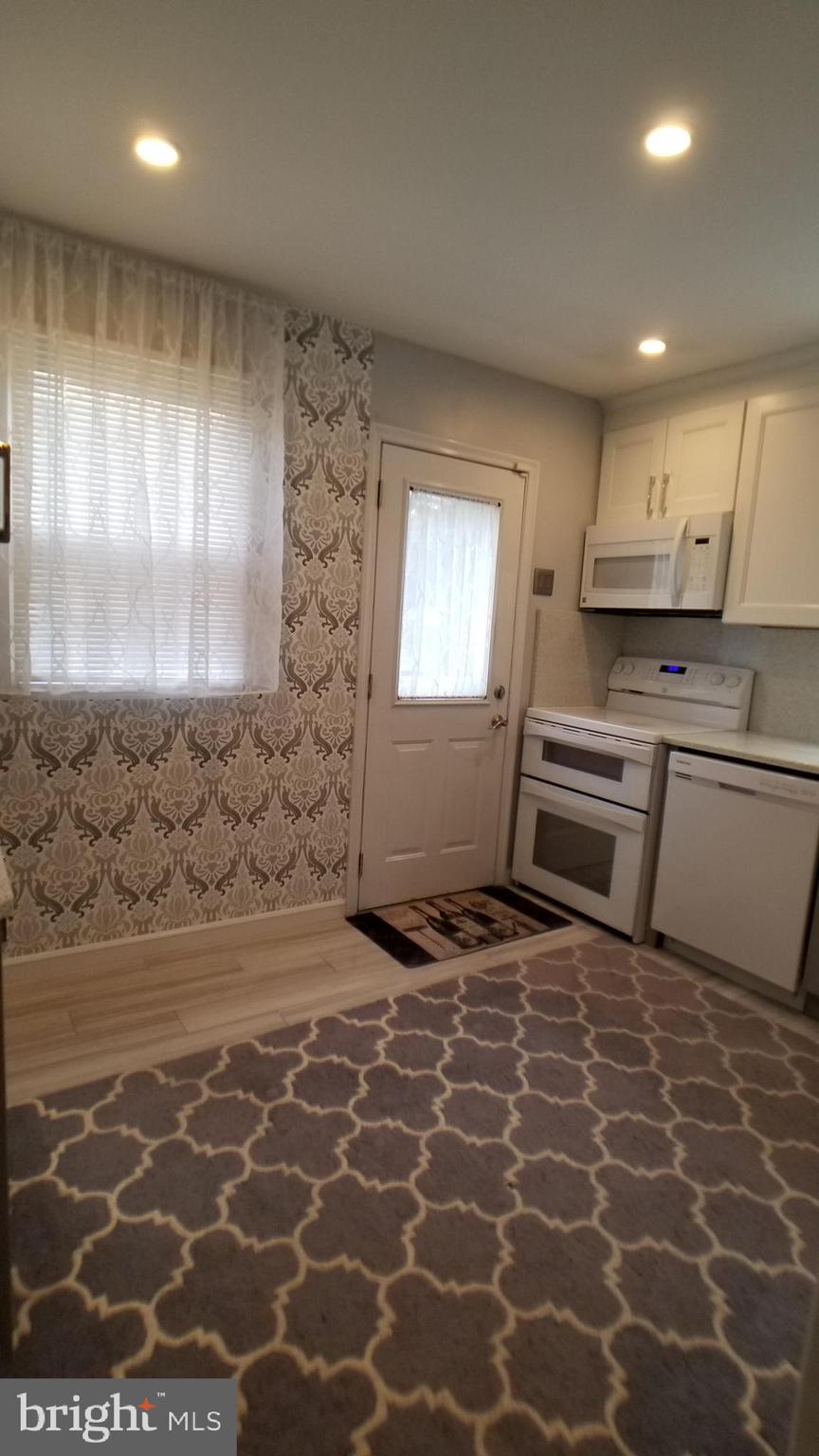 3189 Maple Road Huntingdon Valley, PA 19006 - Photo 10 of 19 Gallery Image 10