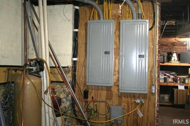 $278,000 | 1353 East Clinton Street, Frankfort, IN 46041