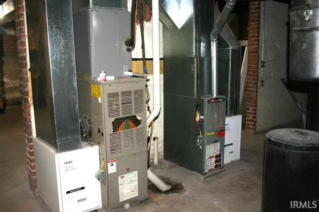 $278,000 | 1353 East Clinton Street, Frankfort, IN 46041