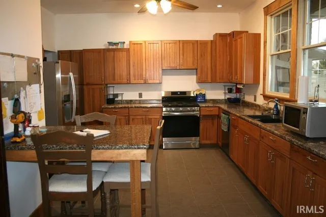 $278,000 | 1353 East Clinton Street, Frankfort, IN 46041