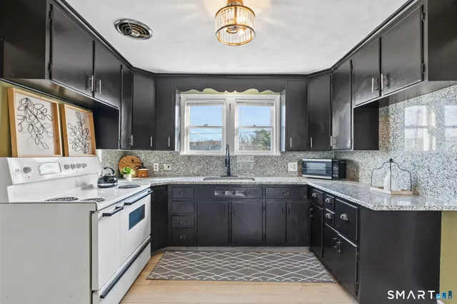 $299,900 | 153 Grove Street, Vernon Rockville, CT 06066