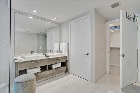 $1,895,000 | 650 Northeast 32nd Street, Unit 3901, Miami, FL 33137