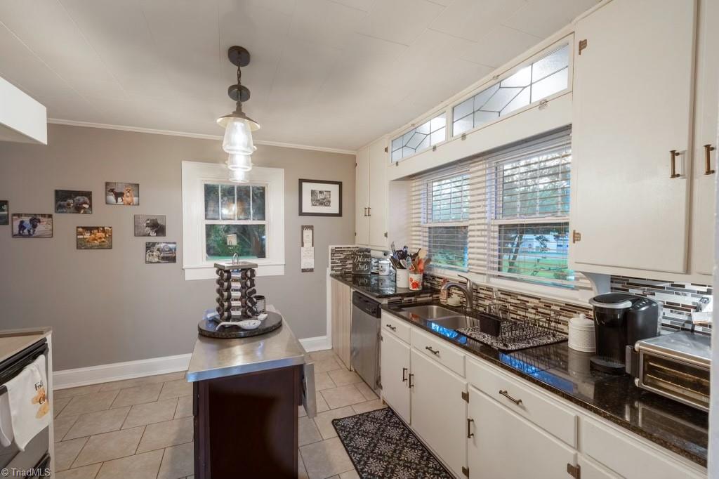 354 North Leonard Road Lexington, NC 27295 - Photo 3 of 19 Gallery Image 3