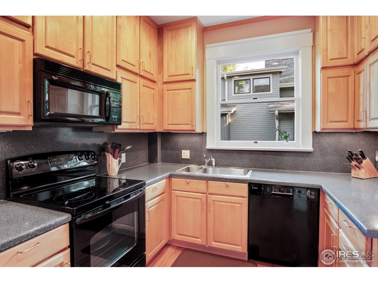 956 Grant Place Boulder, CO 80302 - Photo 7 of 32 Kitchen area