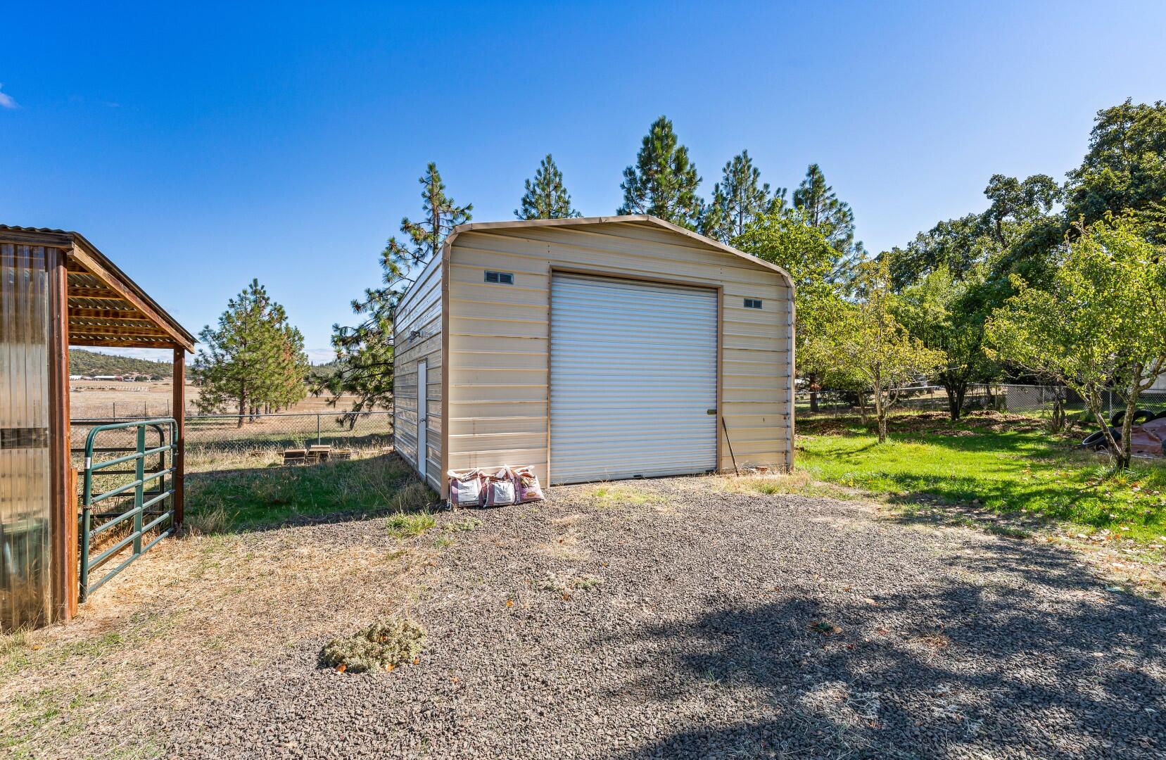 15638 Jones Road White City, OR 97503 - Photo 54 of 65 R49 Storage Building to East