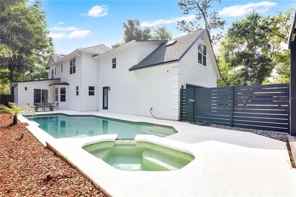 $1,225,000 | 109 East 12th Avenue, Windermere, FL 34786