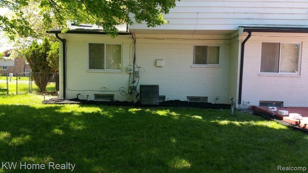 23530 Rockingham Street Southfield, MI 48033 - Photo 24 of 67 20150520_113241.jpg