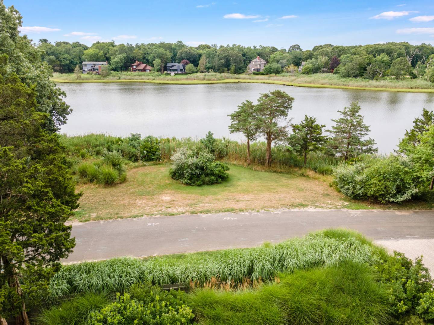 90 Fresh Pond Road Sag Harbor, NY 11963 - Photo 11 of 48 Gallery Image 11
