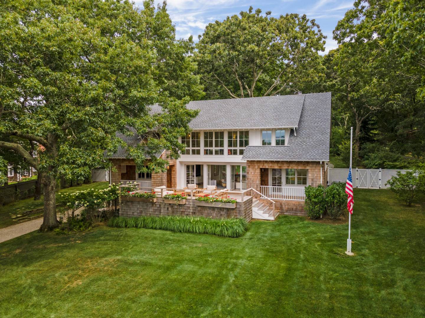 90 Fresh Pond Road Sag Harbor, NY 11963 - Photo 4 of 48 Gallery Image 4