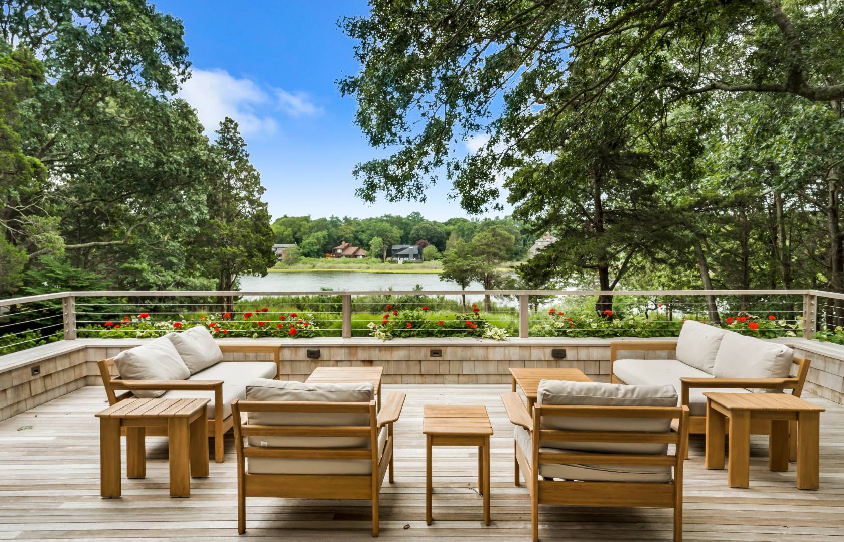 90 Fresh Pond Road Sag Harbor, NY 11963 - Photo 9 of 48 Gallery Image 9