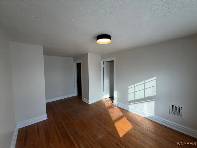 $1,350 | 180 Richmond Avenue, Unit 4, Buffalo, NY 14222