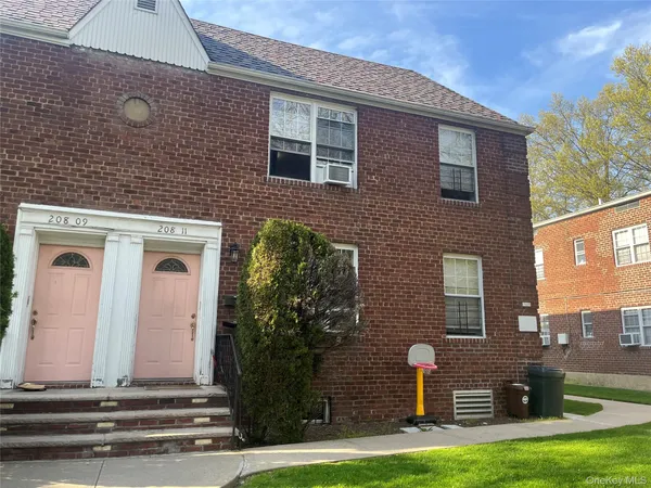 $3,150 | 208-11 41st Avenue, Unit 2 | Bayside