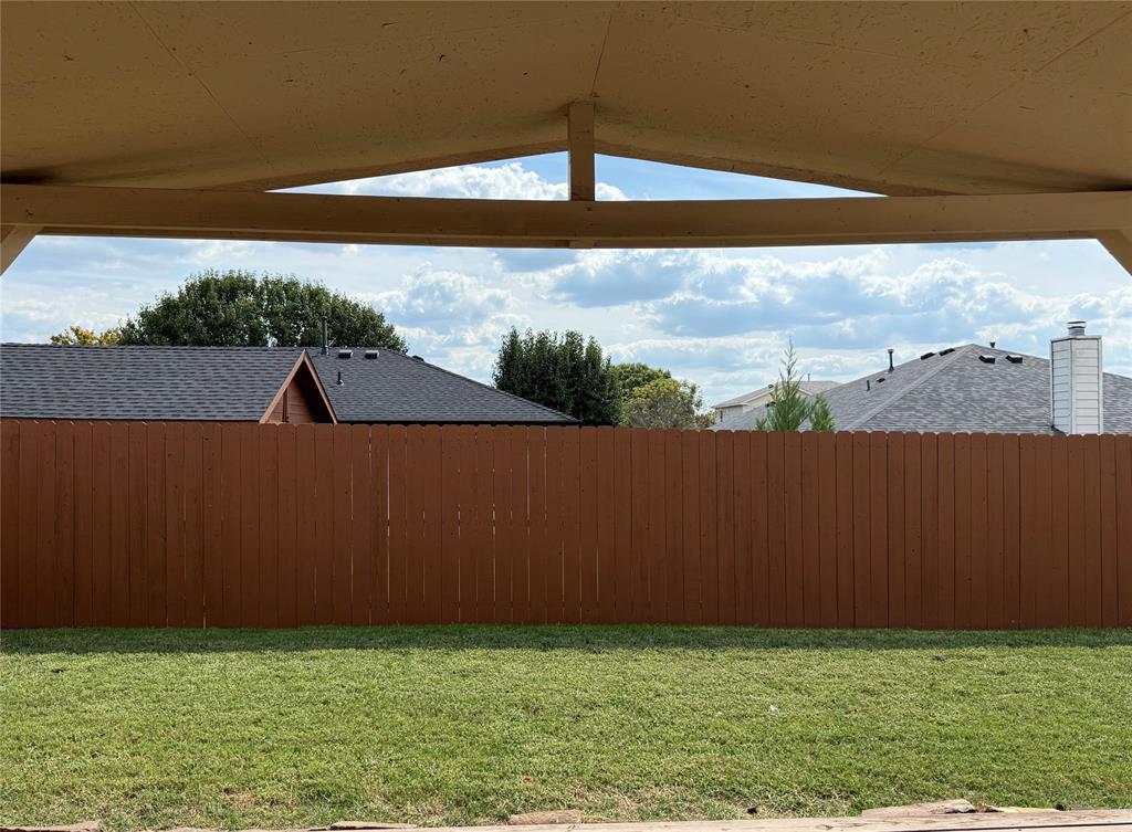 4514 Quail Run Road Sherman, TX 75092 - Photo 29 of 34 View of yard