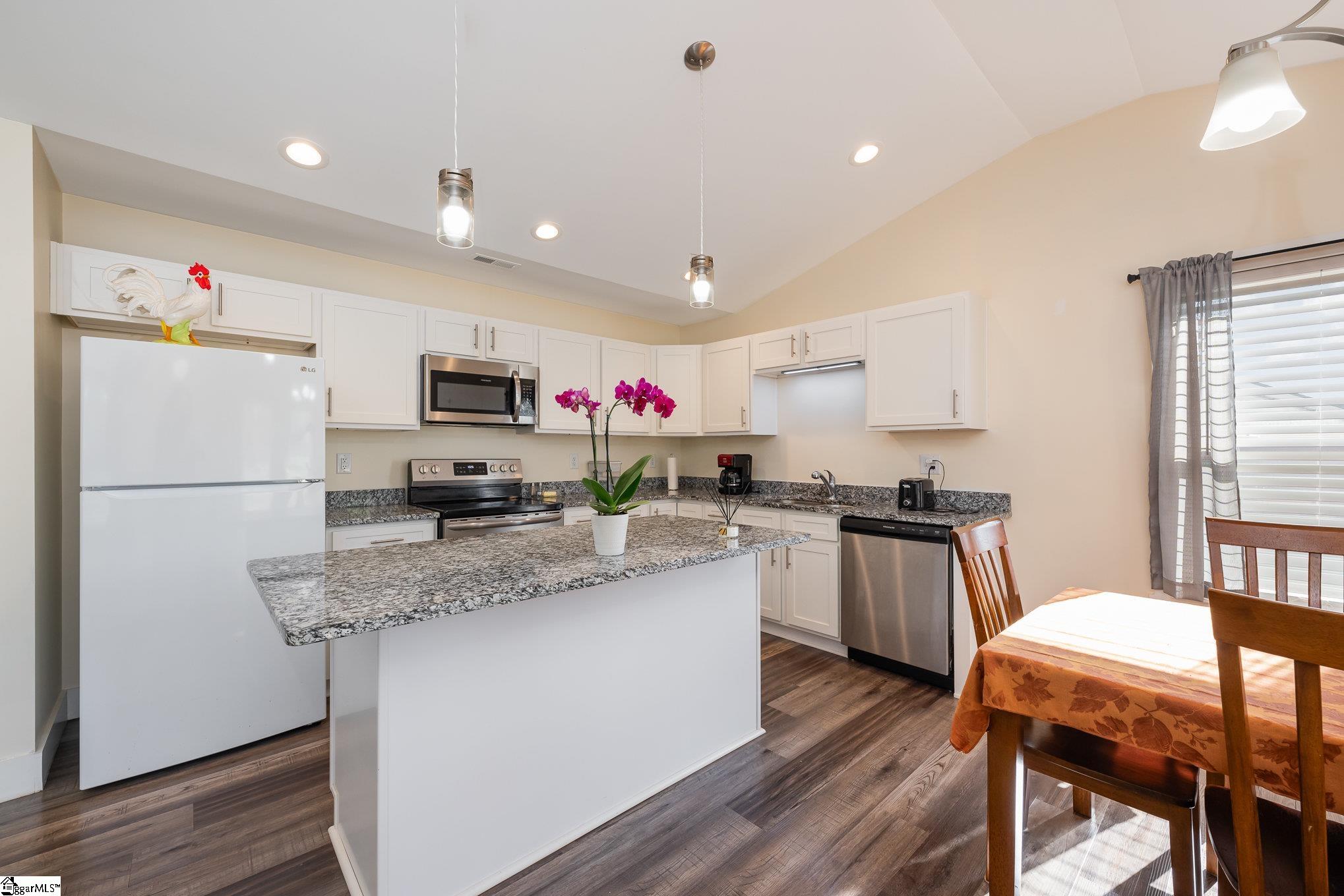 221 Aldrich Road Chesnee, SC 29323 - Photo 11 of 36