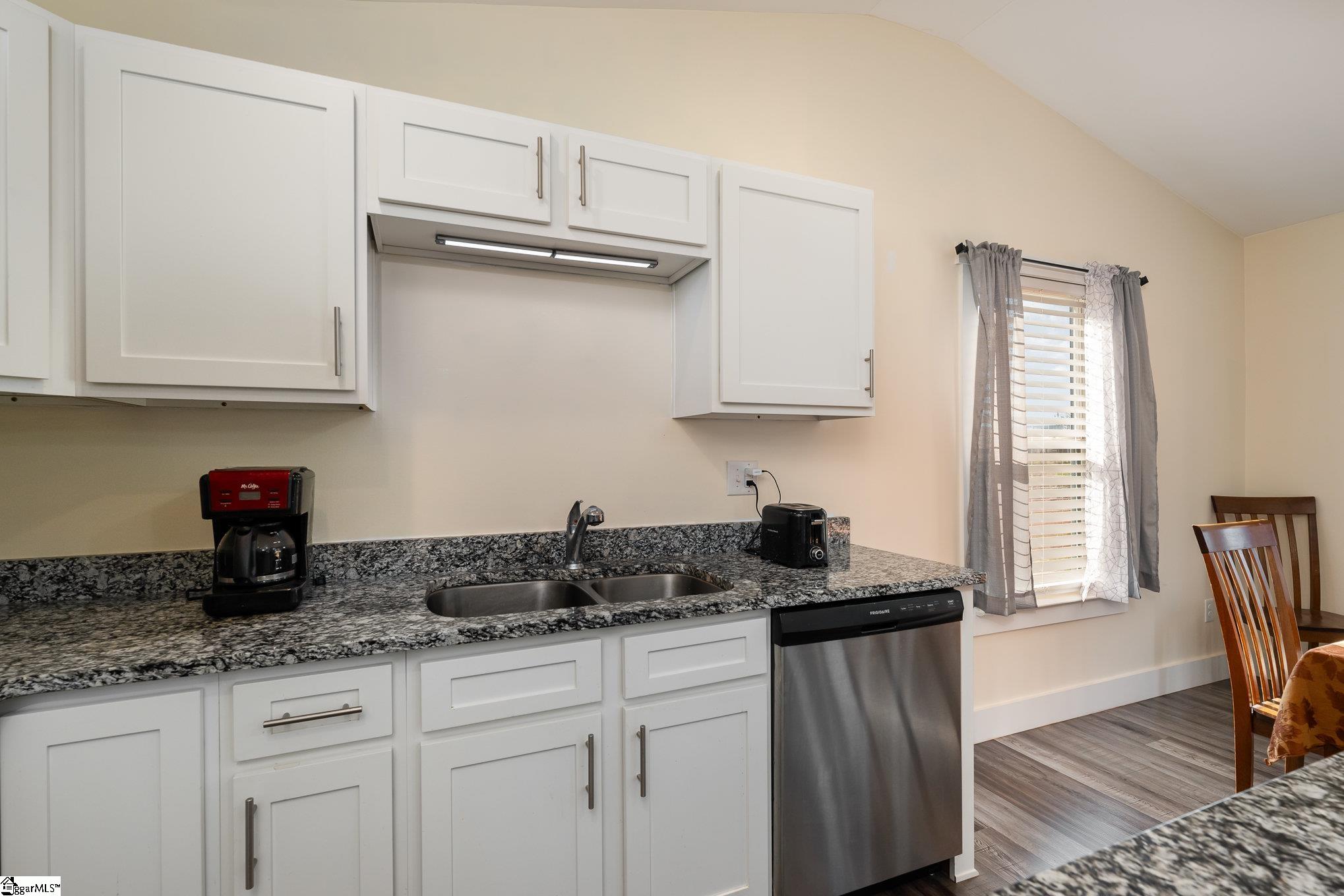 221 Aldrich Road Chesnee, SC 29323 - Photo 15 of 36