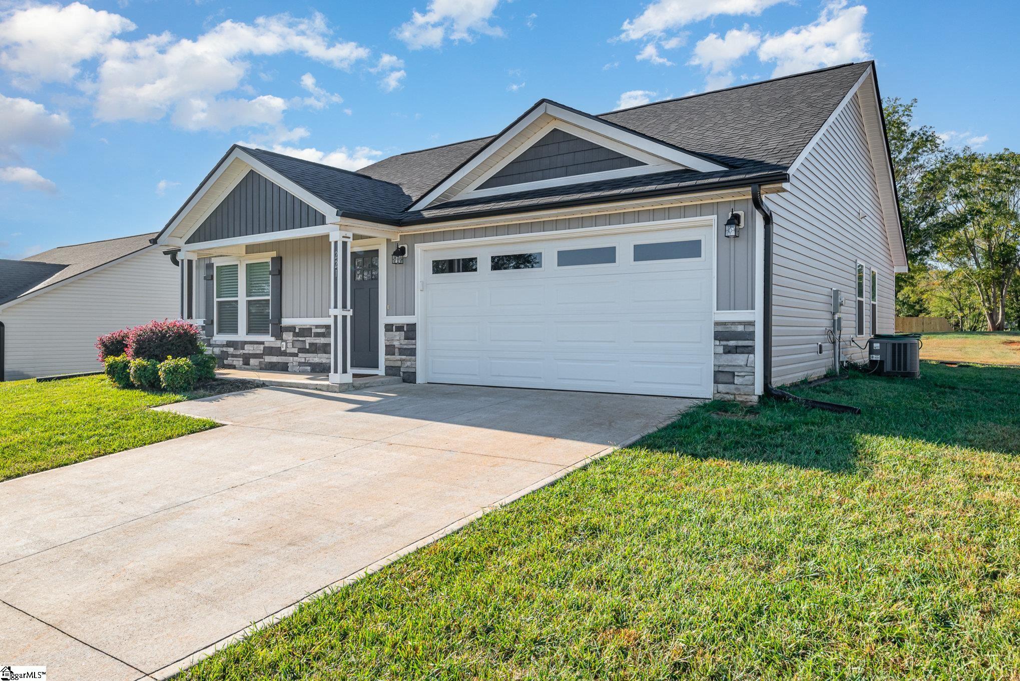 221 Aldrich Road Chesnee, SC 29323 - Photo 2 of 36