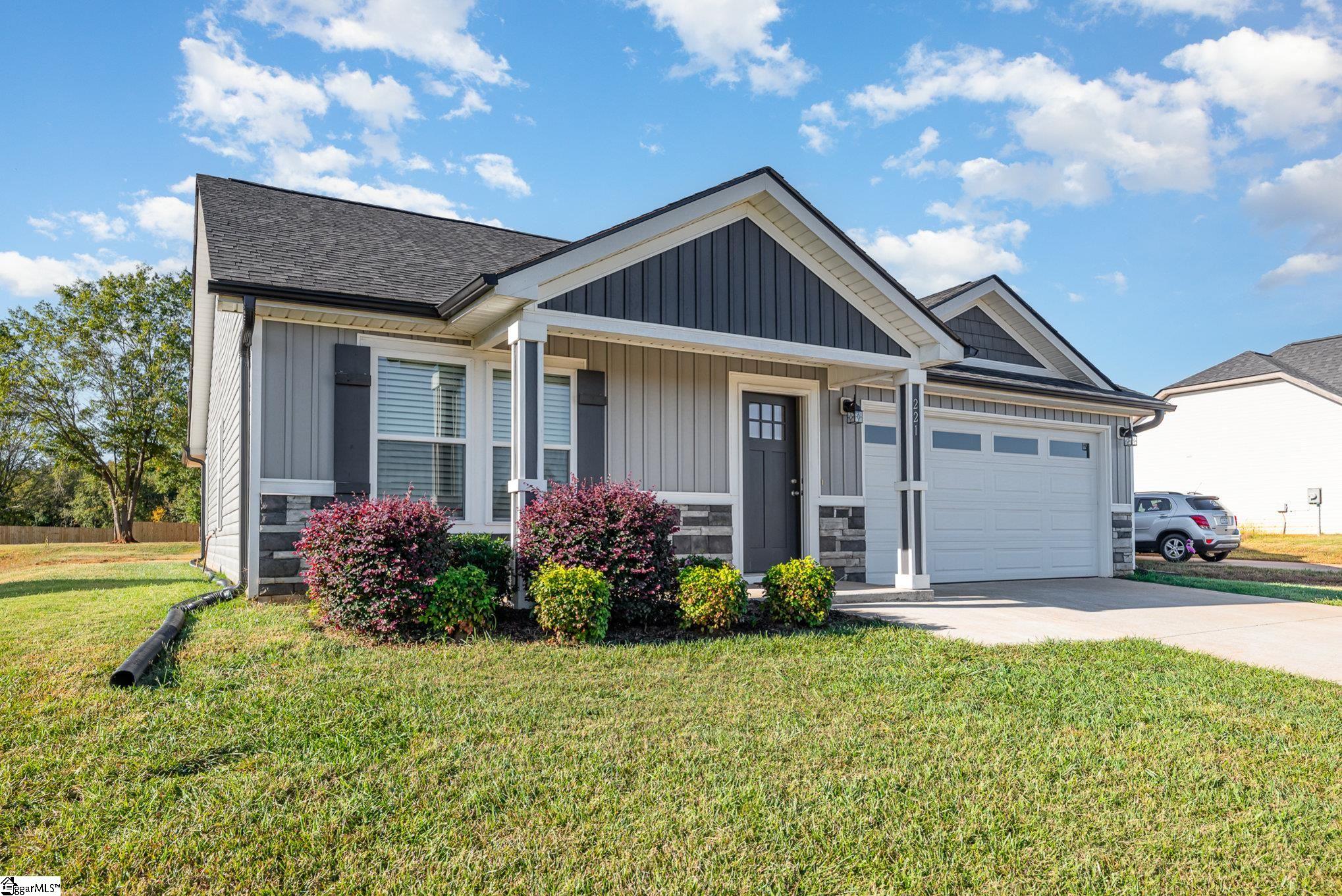 221 Aldrich Road Chesnee, SC 29323 - Photo 3 of 36